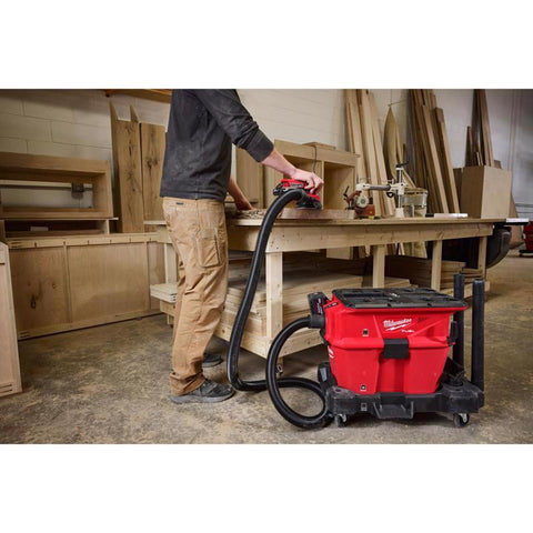 Milwaukee 6Gal Wet/Dry Vacuum