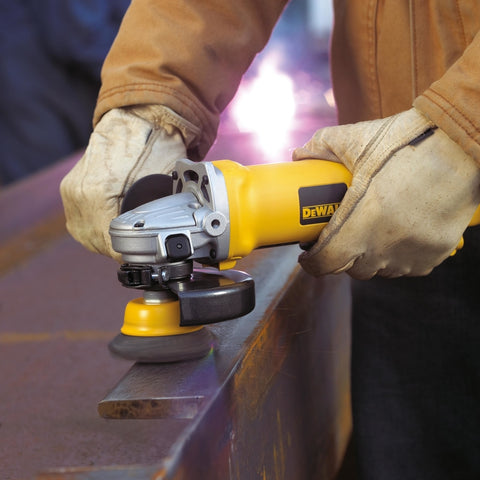 DeWalt 3x5/8-11 Knot Cup Brush