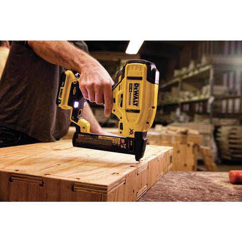 DeWalt 20V 18GA Crown Stapler