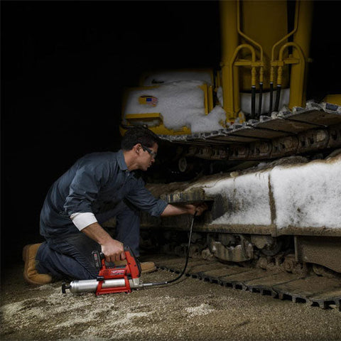 Milwaukee M12 Cordless Lithium-Ion Grease Gun Kit, 12V