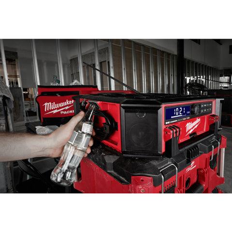 Milwaukee M18 PACKOUT Radio + Charger, Red